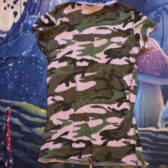 Vintage Y2K Pink Camo Top - Picture 11 of 11